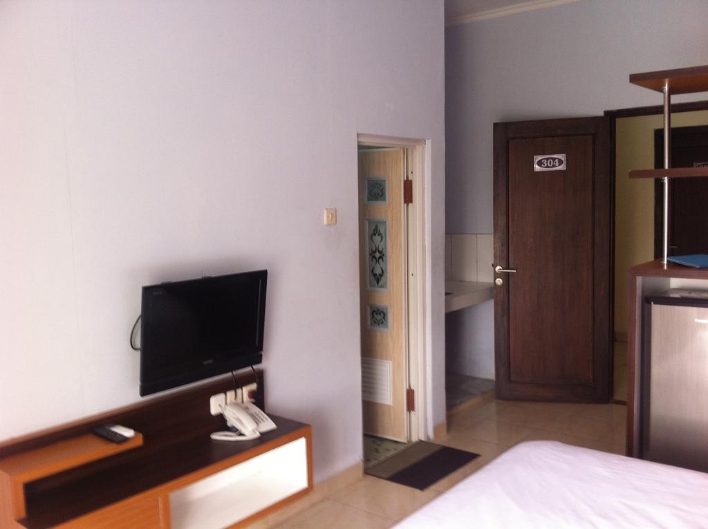 מלון Surakarta  Pineapple Mansion מראה חיצוני תמונה