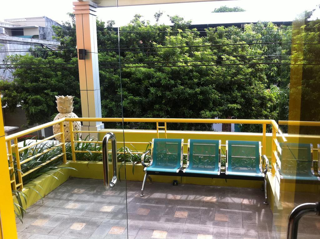 מלון Surakarta  Pineapple Mansion מראה חיצוני תמונה