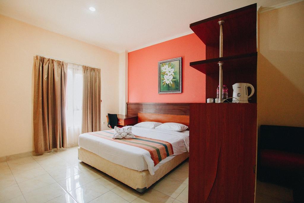 מלון Surakarta  Pineapple Mansion מראה חיצוני תמונה