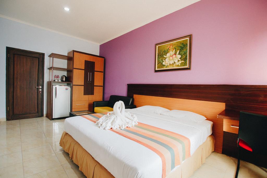 מלון Surakarta  Pineapple Mansion מראה חיצוני תמונה