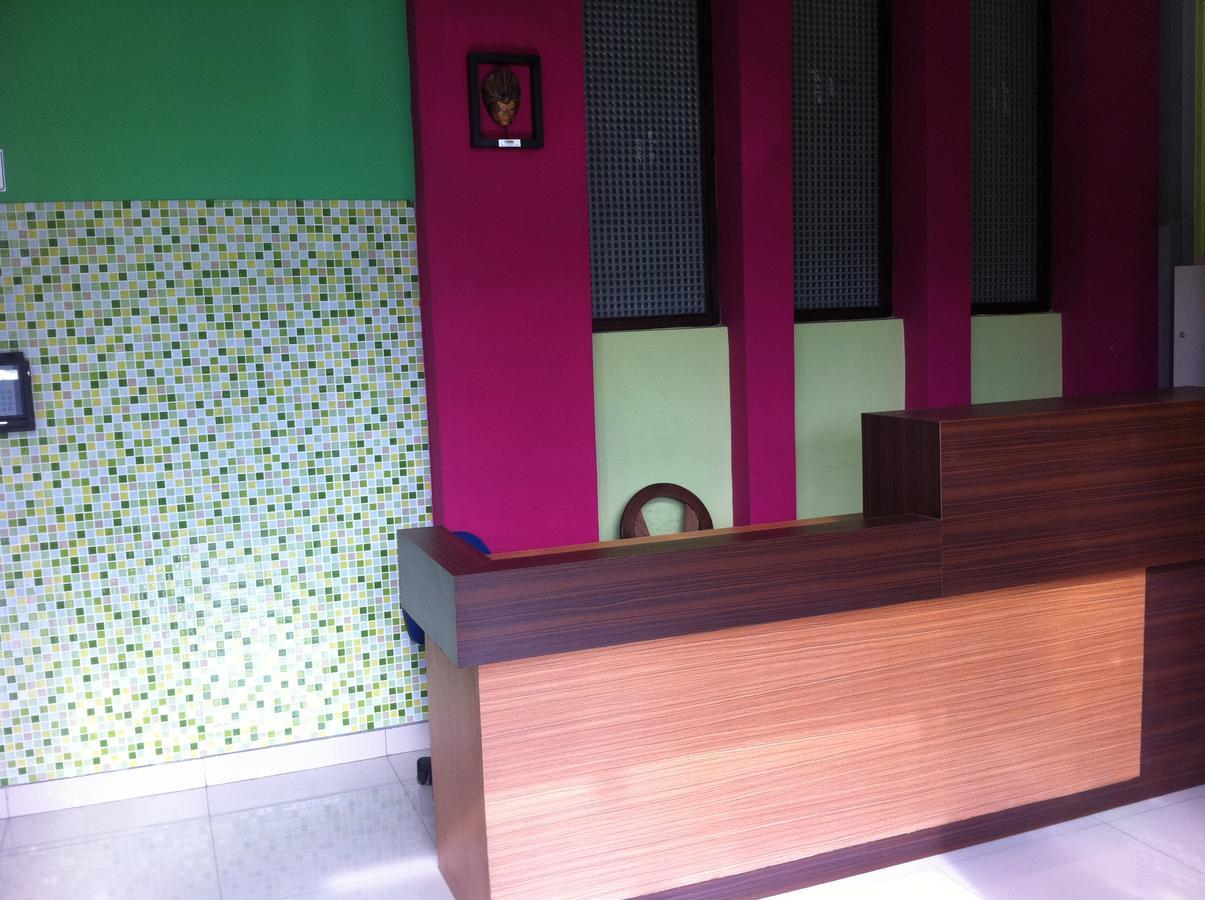 מלון Surakarta  Pineapple Mansion מראה חיצוני תמונה