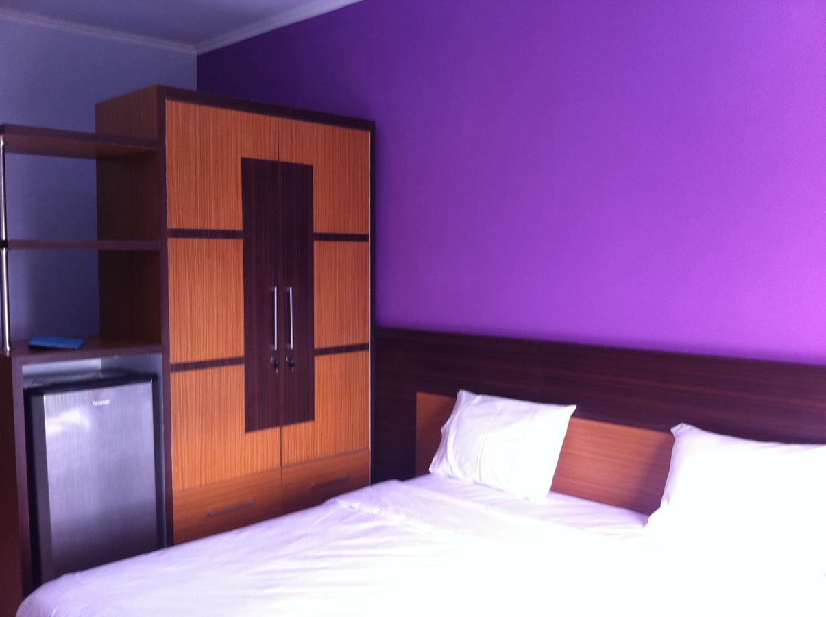 מלון Surakarta  Pineapple Mansion חדר תמונה